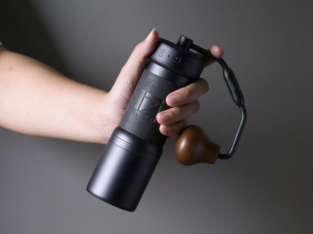 1Zpresso K - Ultra Manual Coffee Grinder – Silver & Iron Grey - Barista Delight