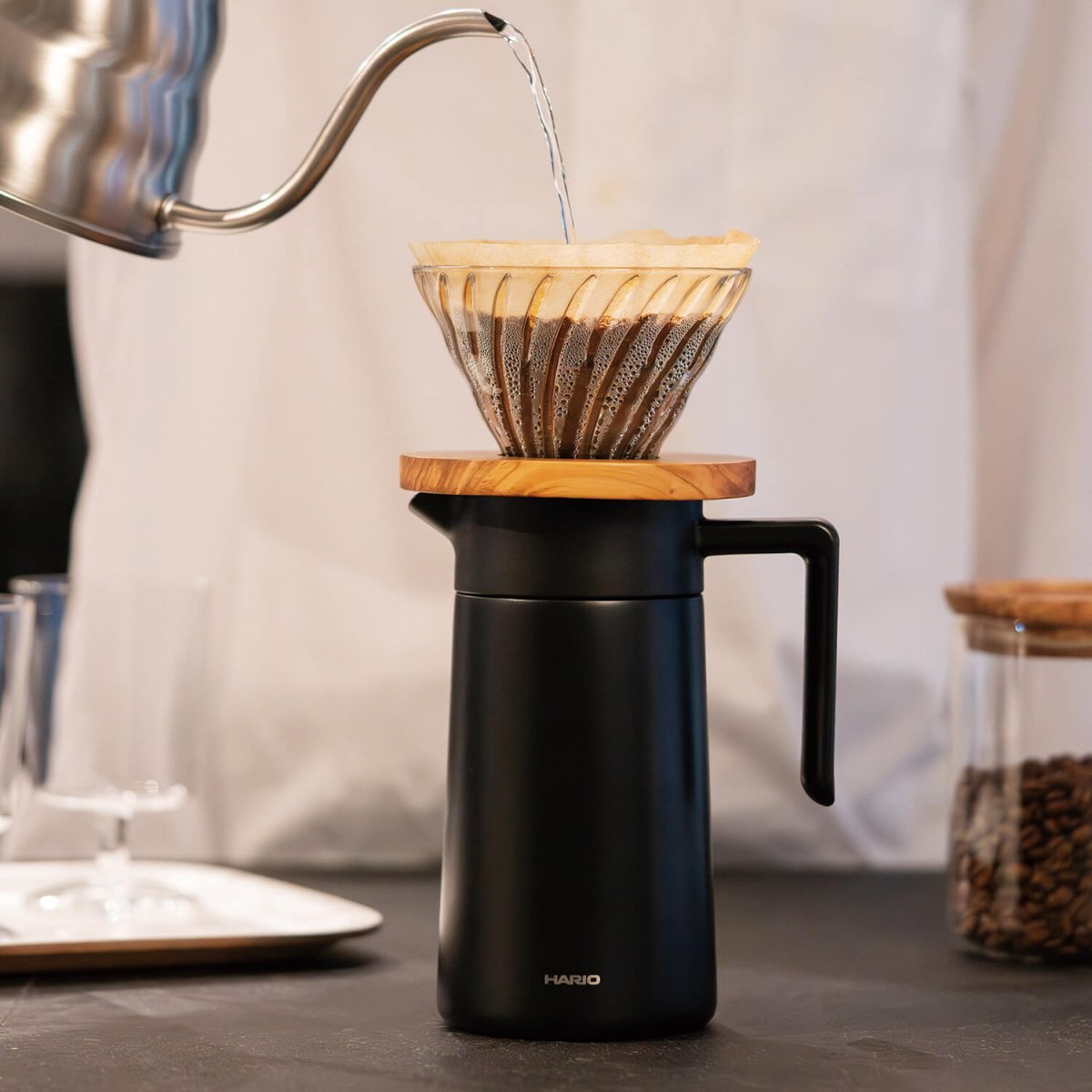 Hario Thermal Server with Ceramic Coating – 600ml Insulated Coffee Carafe - Barista Delight