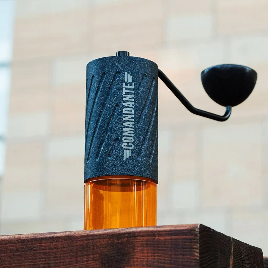 Comandante C60 Baracuda Nautilus Blue Handmühle - Barista Delight