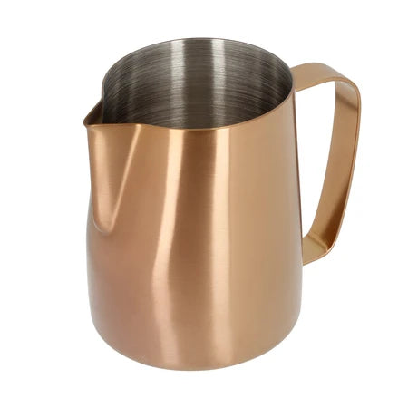 Barista Space Milchkanne 600 ml, Farbe Copper – Schrägansicht von der anderen Seite