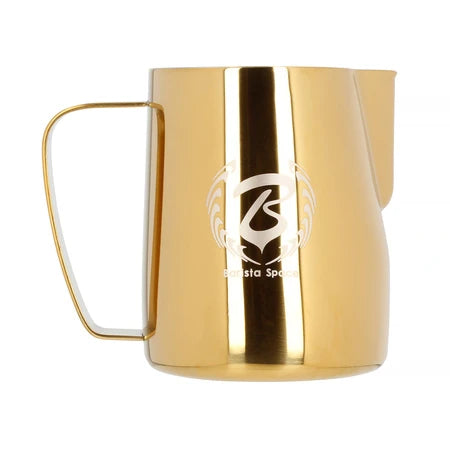 Barista Space Milchkanne 600 ml, Farbe Golden – Frontalansicht mit Logo