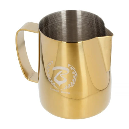 Barista Space Milchkanne 350 ml in Golden (glänzend Gold), Ansicht von der Tüllenseite