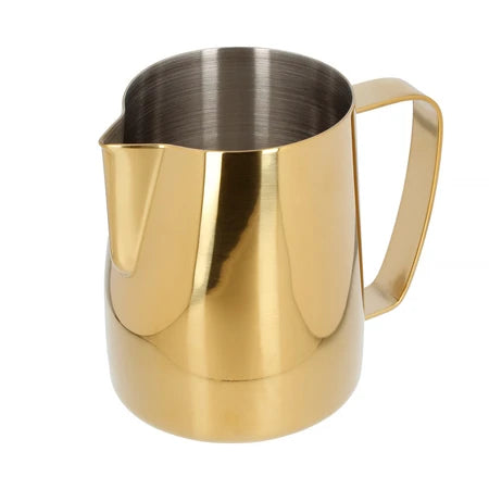 Barista Space Milchkanne 600 ml, Farbe Golden – Schrägansicht von der anderen Seite