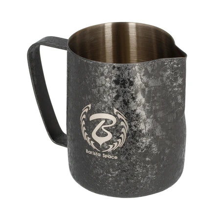 Barista Space Milchkanne 600 ml, Farbe Ice Grain Black – Seitenansicht