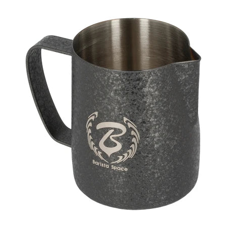 Barista Space Milchkanne 350 ml in Ice Grain Black (Schwarz mit Eiskristall-Textur), Seitenansicht