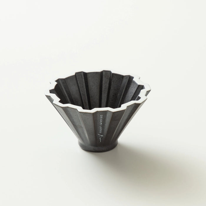 Origami Pinn Dripper Schwarz – Seitenansicht schräg von oben – Barista Delight