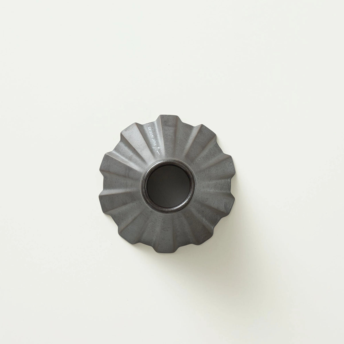 Origami Pinn Dripper Schwarz – Unterseite mit Bodenöffnung – Barista Delight