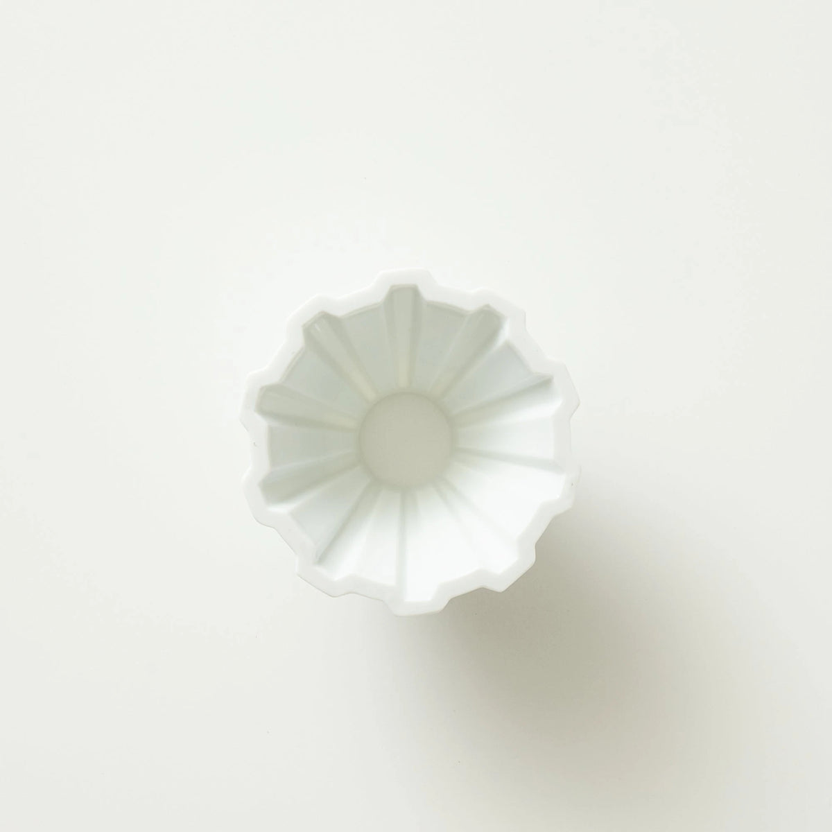 Origami Pinn Dripper Weiß – Draufsicht auf die 10 Fächer-Rippen – Barista Delight