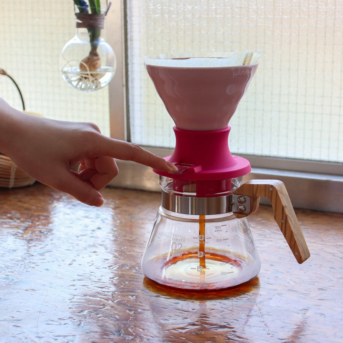 Hario Ceramic Immersion Switch V60 - 02 – Precision Immersion & Pour - Over Brewer - Barista Delight