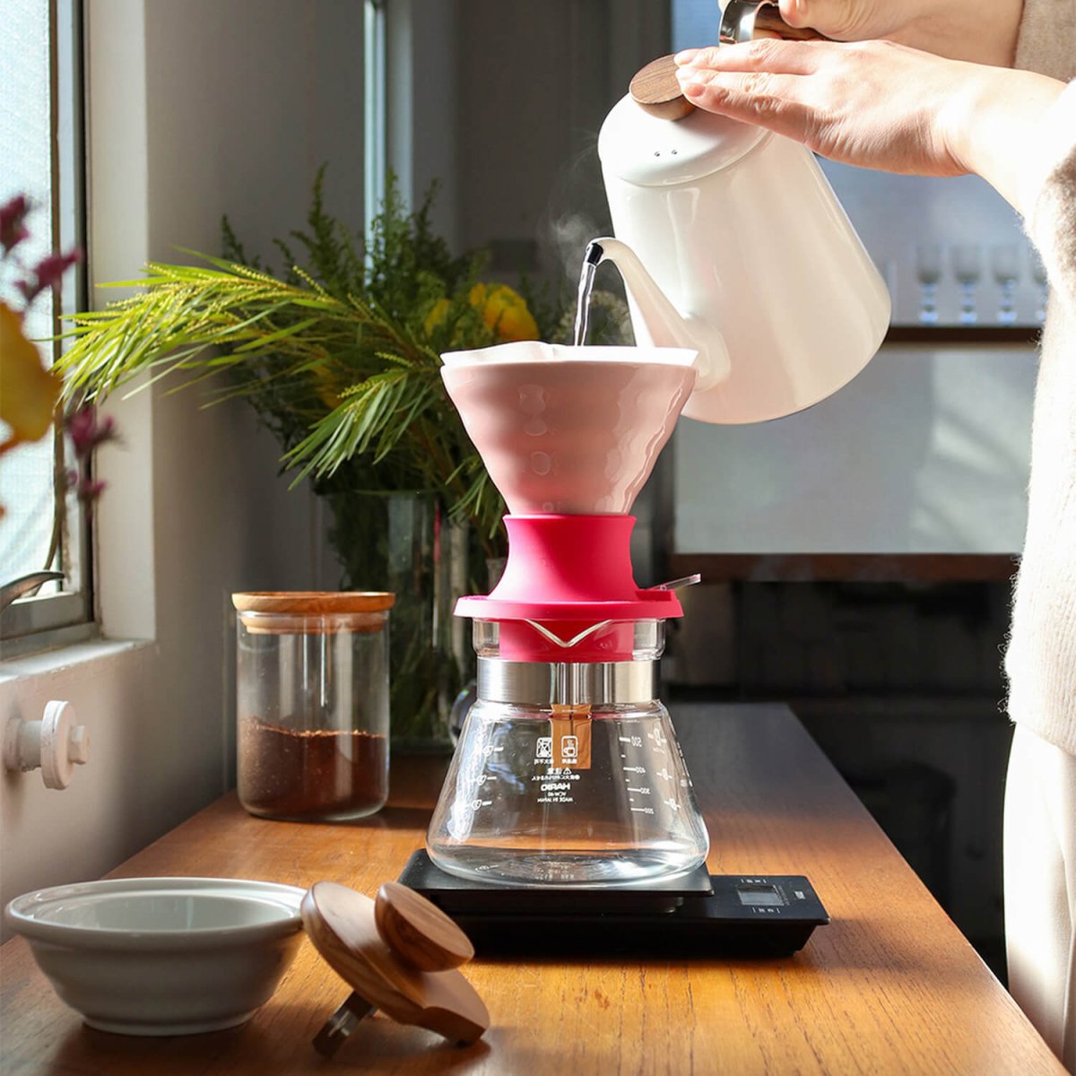 Hario Ceramic Immersion Switch V60 - 02 – Precision Immersion & Pour - Over Brewer - Barista Delight