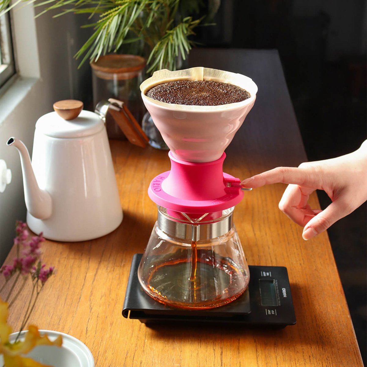 Hario Ceramic Immersion Switch V60 - 02 – Precision Immersion & Pour - Over Brewer - Barista Delight