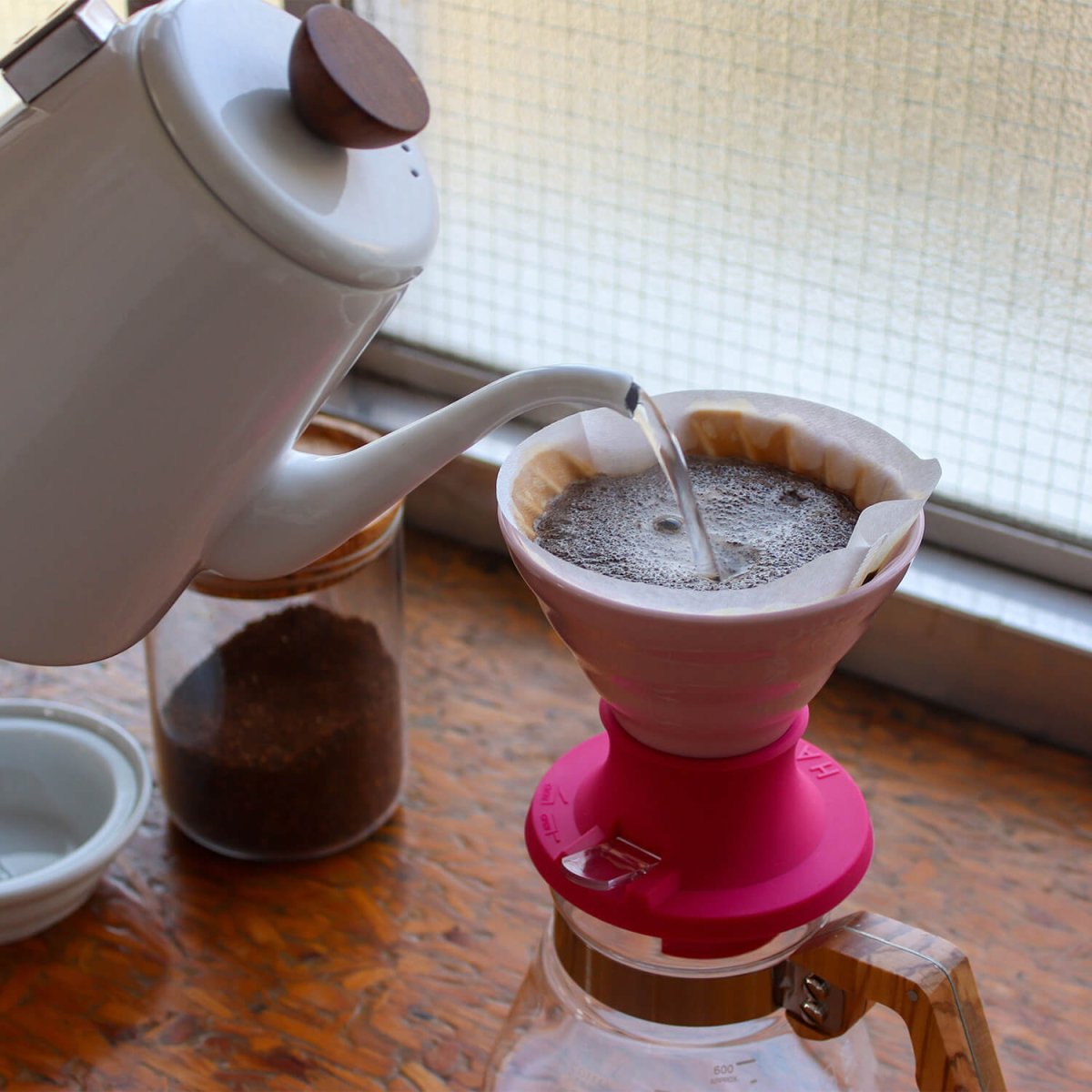 Hario Ceramic Immersion Switch V60 - 02 – Precision Immersion & Pour - Over Brewer - Barista Delight