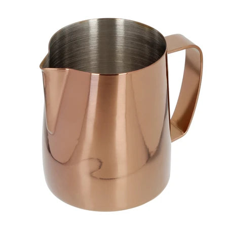 Barista Space Milchkanne 350 ml in Rose Golden (Roségold), Ansicht von der Tüllenseite