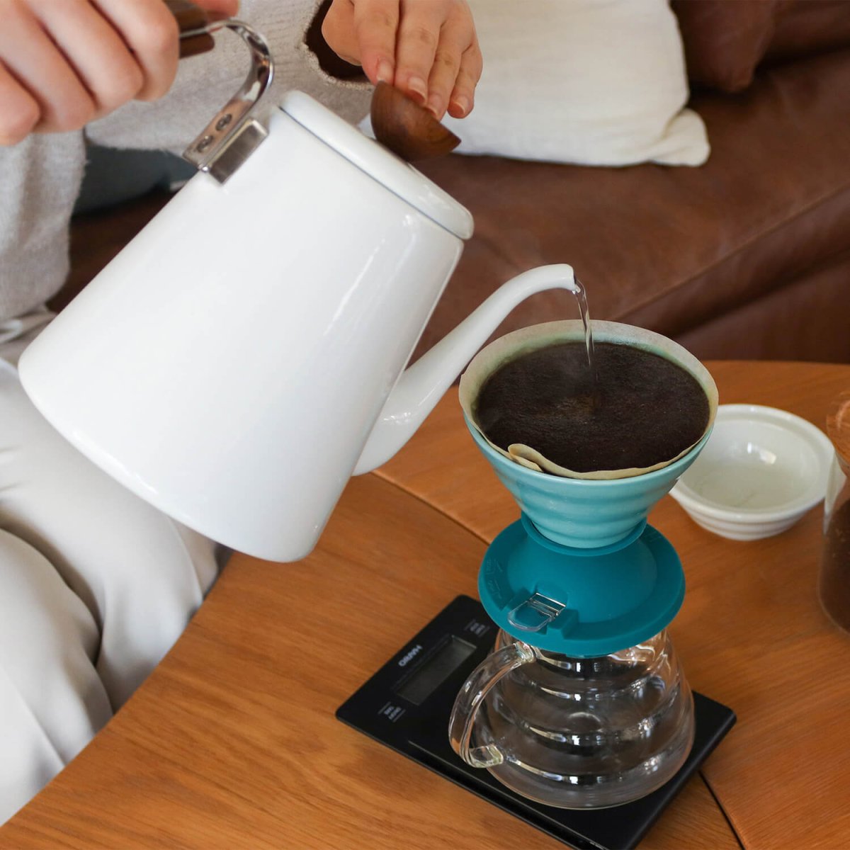 Hario Ceramic Immersion Switch V60 - 02 – Precision Immersion & Pour - Over Brewer - Barista Delight