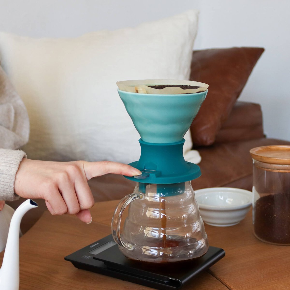 Hario Ceramic Immersion Switch V60 - 02 – Precision Immersion & Pour - Over Brewer - Barista Delight
