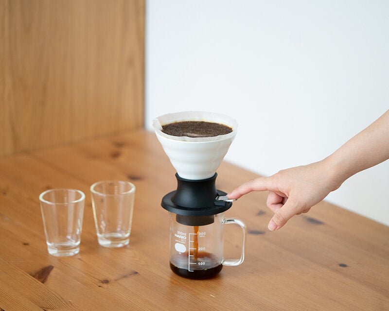 Hario Ceramic Immersion Switch V60 - 02 – Precision Immersion & Pour - Over Brewer - Barista Delight