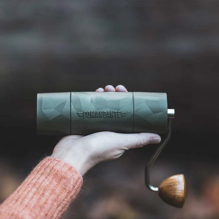 Comandante X25 Trailmaster Tigershark Forest Handmühle - Barista Delight