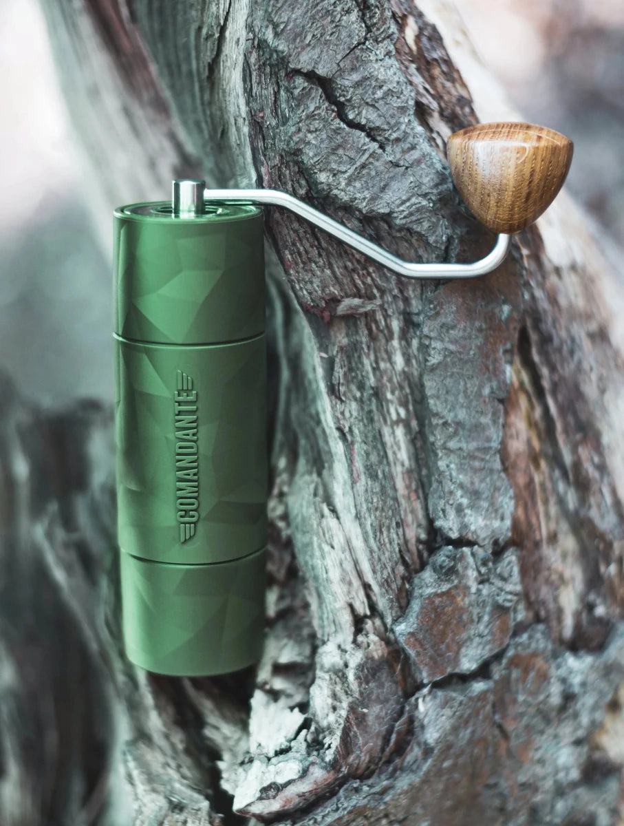 Comandante X25 Trailmaster Tigershark Forest Handmühle - Barista Delight
