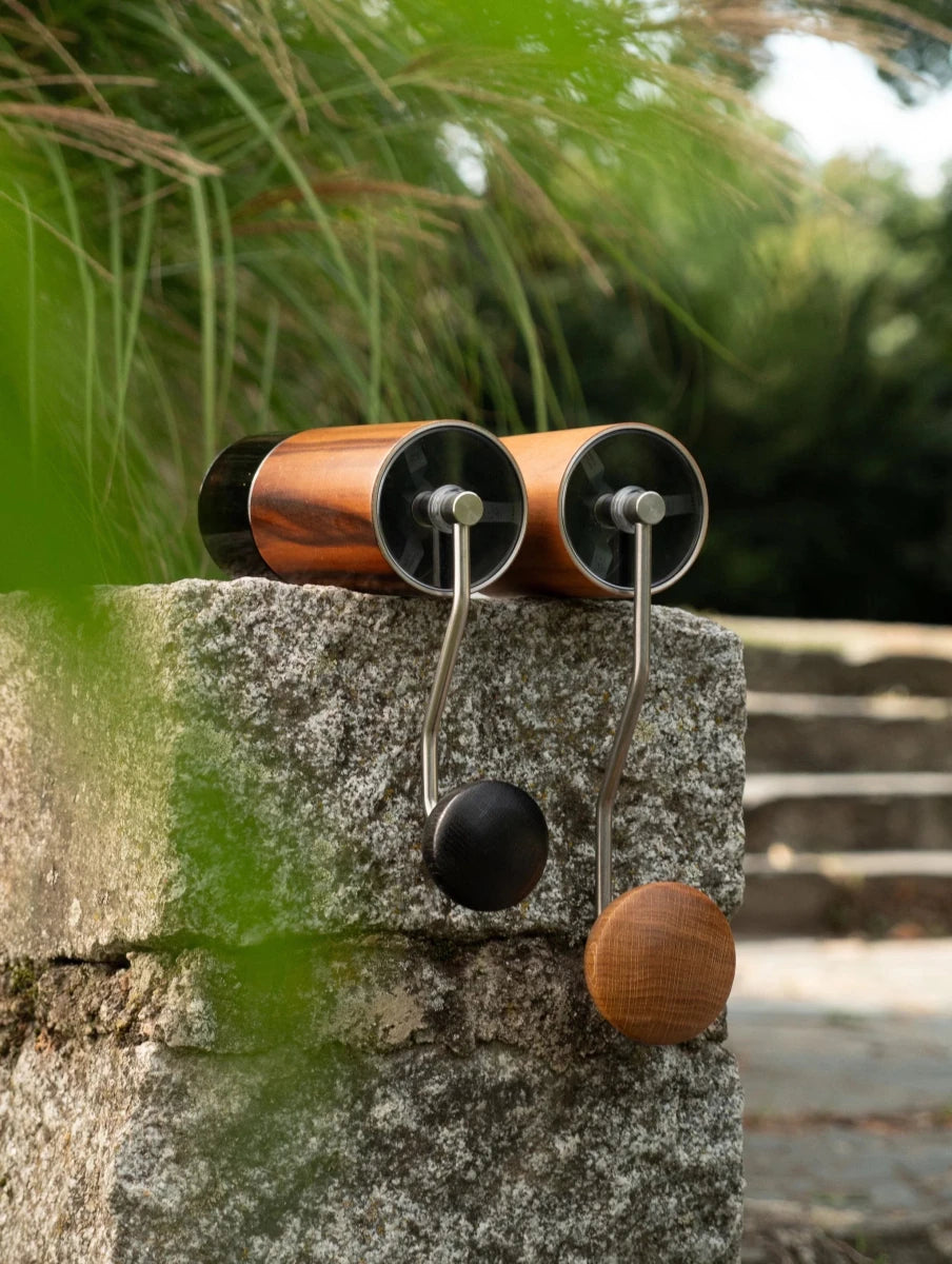 Comandante XXL Crank Oak Wood – Edelstahl mit Big Joe Knob aus deutscher Eiche - Barista Delight